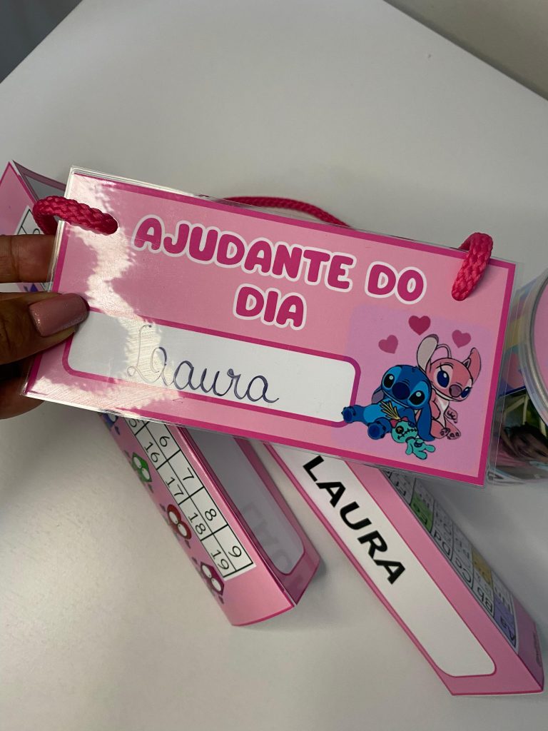 kit Crachás e Lata de Mesa para alfabeto móvel tema: Stitch – Proff ...
