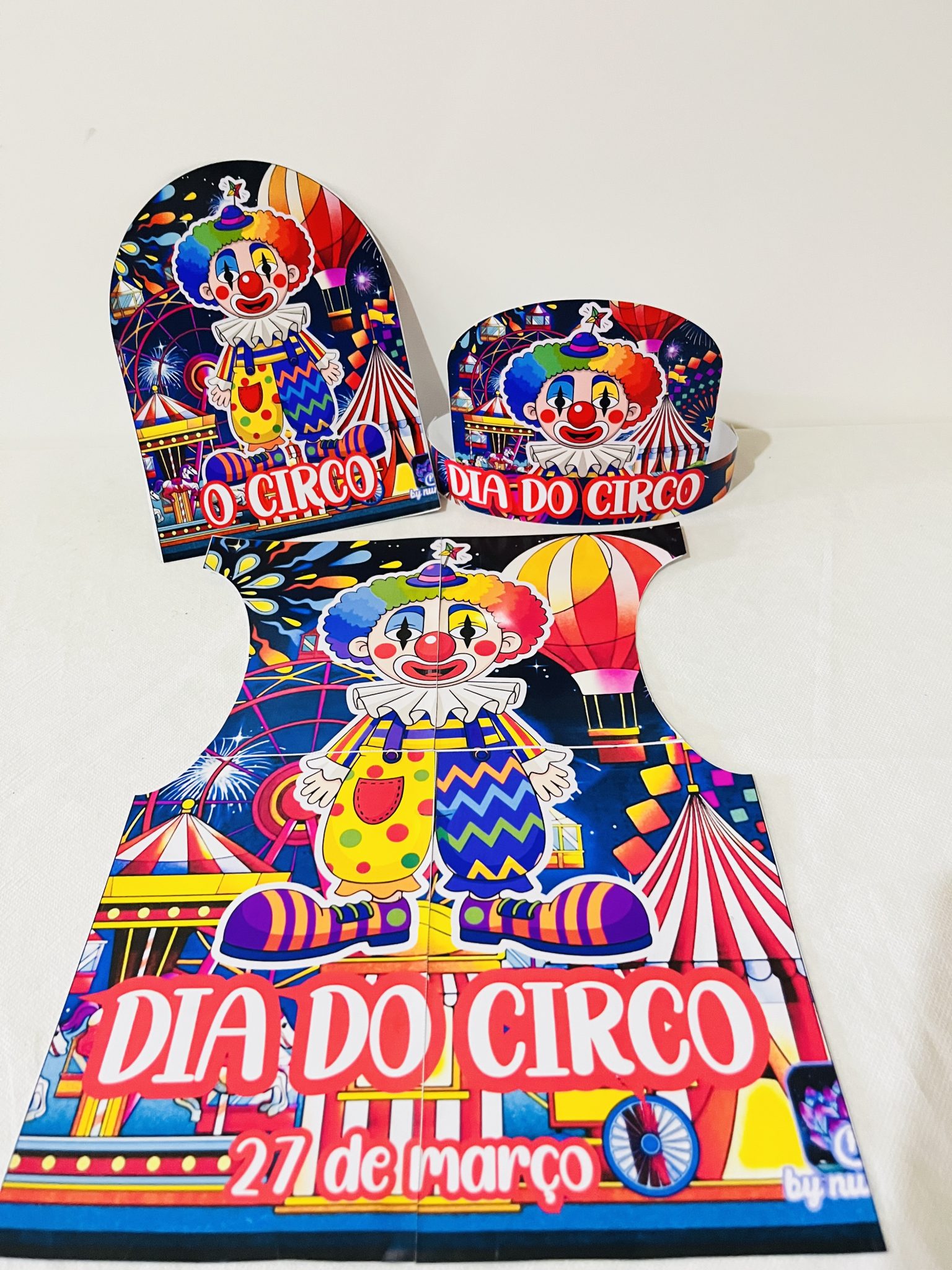 Luva com História + Avental + Coroa – Tema Dia do Circo – Proff Joana ...